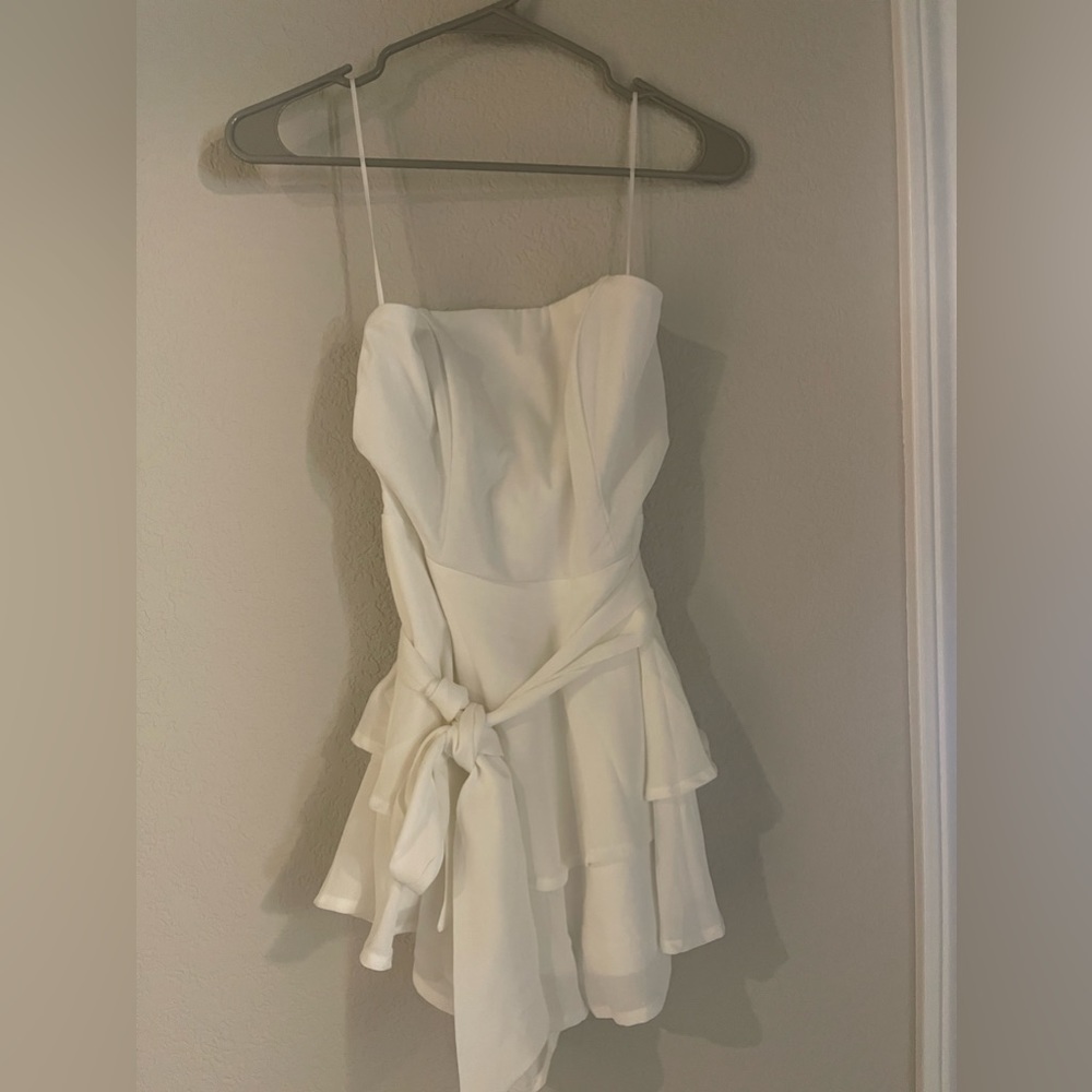 Brand new, never worn princess polly romper